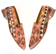 Load image into Gallery viewer, Men's Kilim Slippers size 42 (US size 9)