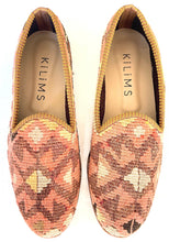 Load image into Gallery viewer, Pair of salmon Kilim loafers woven shoes