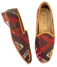 Load image into Gallery viewer, Pair of brown patterned shoes with Kilims