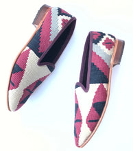 Load image into Gallery viewer, Men's Kilim Slippers size 42 (US size 9)