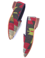 Load image into Gallery viewer, Men's Kilim Slippers size 42 (US size 9)