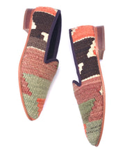 Load image into Gallery viewer, Men's Kilim Slippers size 42 (US size 9)