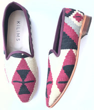 Load image into Gallery viewer, Men's Kilim Slippers size 42 (US size 9)