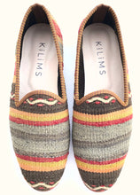 Load image into Gallery viewer, Men's Kilim Slippers size 42 (US size 9)