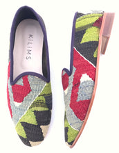 Load image into Gallery viewer, Men's Kilim Slippers size 44 (US size 11)