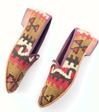 Load image into Gallery viewer, Men's Kilim Slippers size 43 (US size 10)