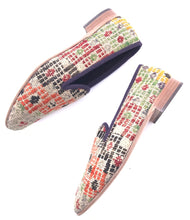 Load image into Gallery viewer, Men's Kilim Slippers size 43 (US size 10)