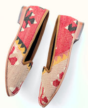 Load image into Gallery viewer, Cora Women's Kilim Slippers size 39 (US size 9)