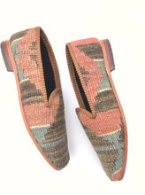 Load image into Gallery viewer, Isobel Women's Kilim Slippers size 40 (US size 10)