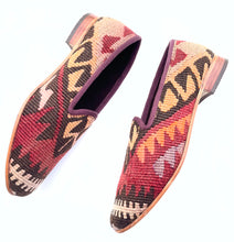 Load image into Gallery viewer, Men's Kilim Slippers size 44 (US size 12)