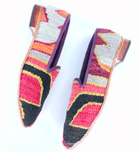 Load image into Gallery viewer, Men's Kilim Slippers size 44 (US size 11)