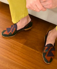 Load image into Gallery viewer, Men's Kilim Slippers size 45 (US size 12)