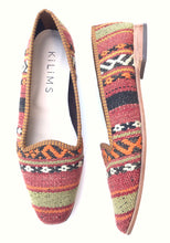 Load image into Gallery viewer, kilim slippers for women in red