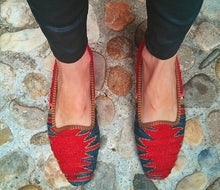 Load image into Gallery viewer, Cora Women's Kilim Slippers size 40 (US size 10)