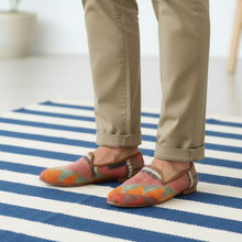 Load image into Gallery viewer, Men's Kilim Slippers size 43 (US size 10)
