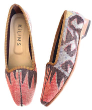 Load image into Gallery viewer, Pair of patterned handmade shoes