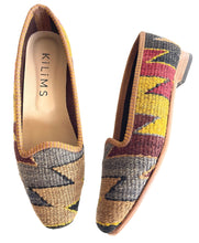 Load image into Gallery viewer, Pair of kilim loafers with colorful geometric pattern size40