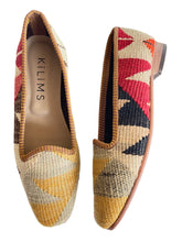 Load image into Gallery viewer, Pair of women&#39;s woven loafer shoes with geometric pattern in beige