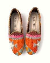 Load image into Gallery viewer, Men's Kilim Slippers size 42 (US size 9)