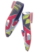 Load image into Gallery viewer, Men&#39;s Kilim Slippers size 44 (US size 11)