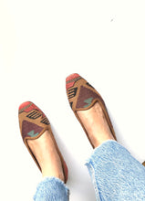 Load image into Gallery viewer, womens kilim slippers 