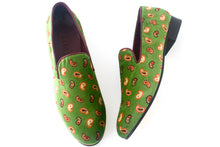 Load image into Gallery viewer, Men&#39;s Paisley Velvet Tapestry Slippers