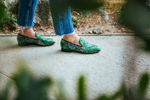 Load image into Gallery viewer, Women&#39;s Green Brocade Valenciana Slippers