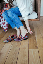 Load image into Gallery viewer, Women&#39;s Tartan Tapestry Slippers