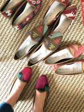 Load image into Gallery viewer, kilims woven flats