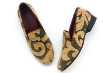 Load image into Gallery viewer, Women&#39;s Ivy Tapestry Slippers